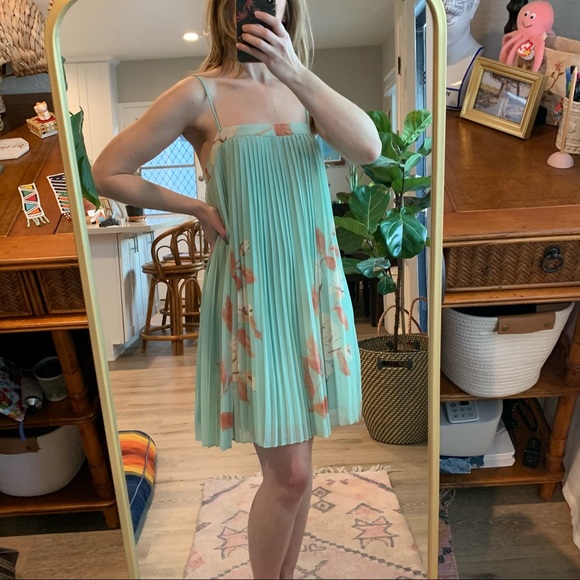 Forever 21 | Pleated Mint Floral Baby Doll Mini Dress - Picture 1 of 12